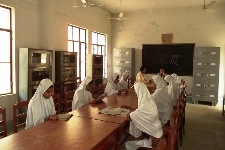 Manarul Uloom Public School-Library