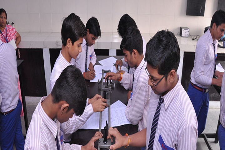 Mantora Public School-Physcis lab