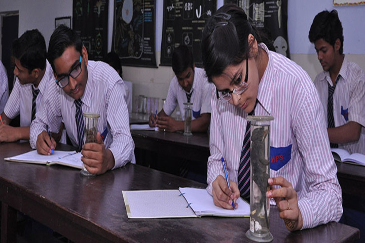 Mantora Public School-Science lab