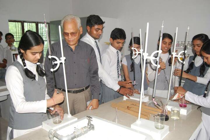 Moolchand Academy-lab