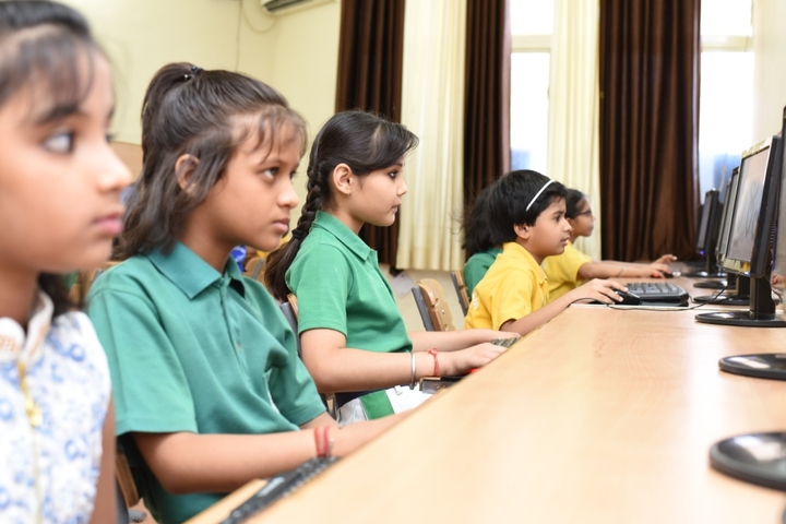Mount Litera Zee School-Computer Lab