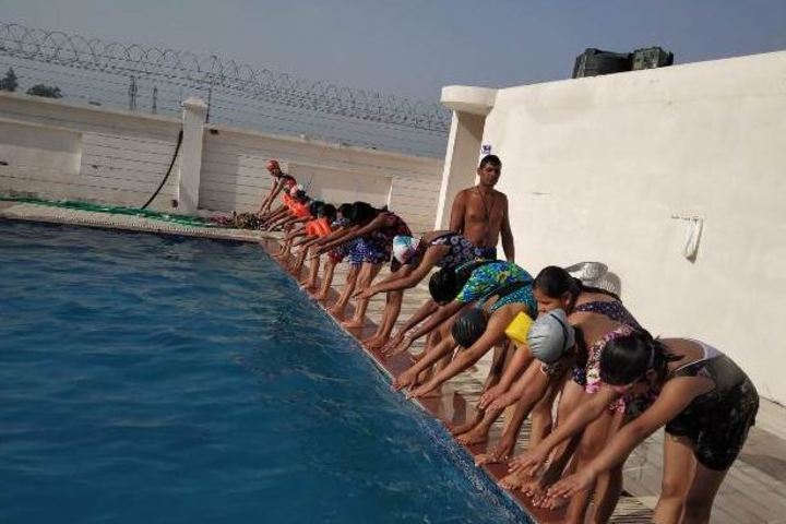 Mount Litera Zee School-Swimming Pool