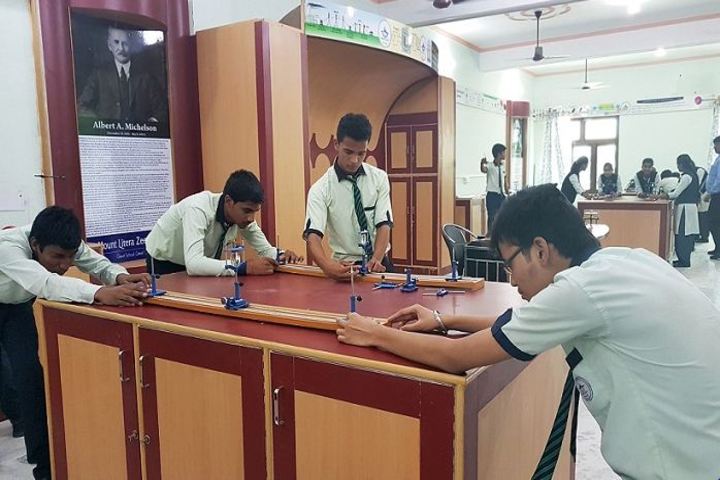 Mount Litera Zee School-Physics Lab