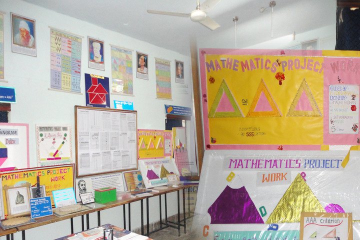 Mountain View City Public School-Maths Lab