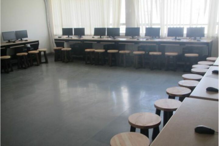 The Tribhuvan School-Computer Lab