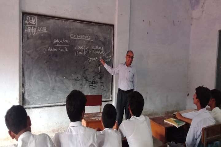 NE Railway Senior Secondary School-Classroom