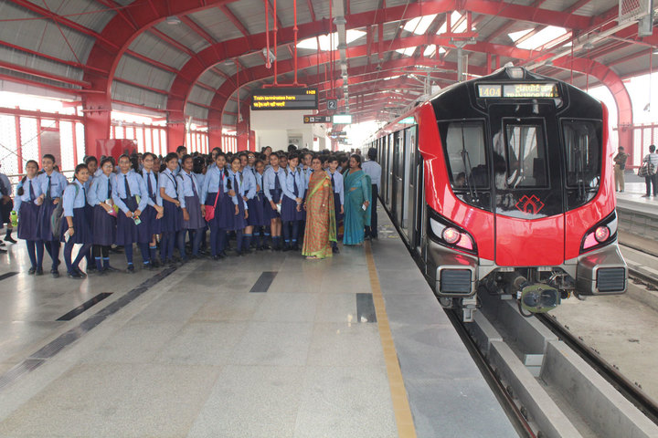 Navayuga Radiance Bilingual Senior Secondary School-Metro Visit