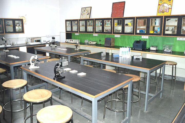 Nehru World School-Biotechnology Lab