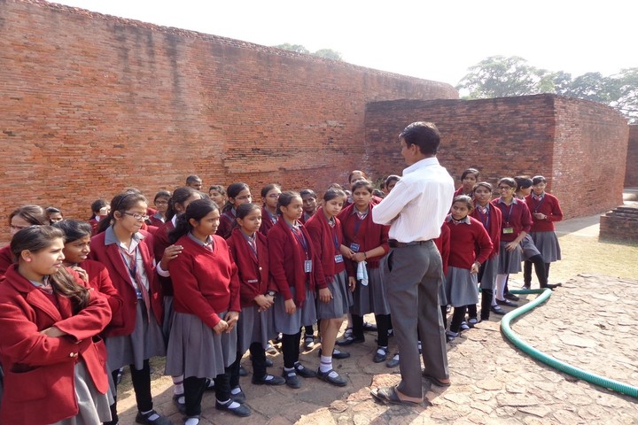 Vidya Niketan Girl High School-Educational Tour