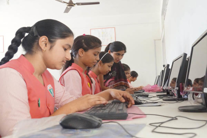 P G M International School-Computer Lab