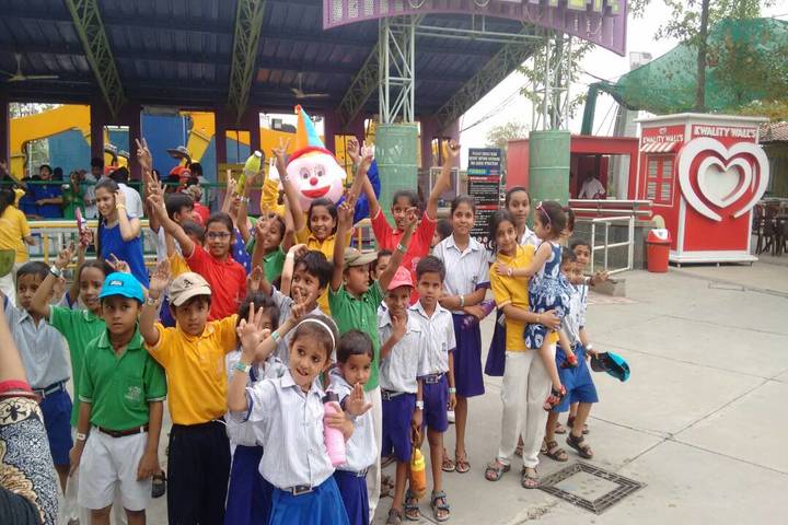 Padamshree N N Mohan Public School-School Excursion