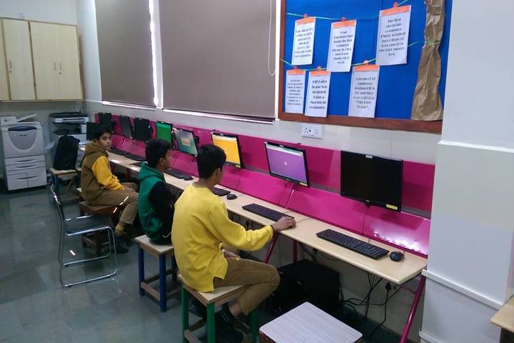 Parevartan School - Computer lab