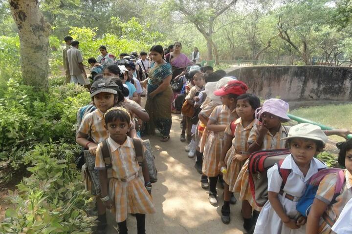 Ford City School - Tour
