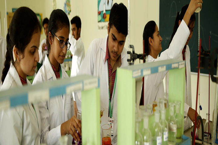 Prelude Public School-Chemistry Lab