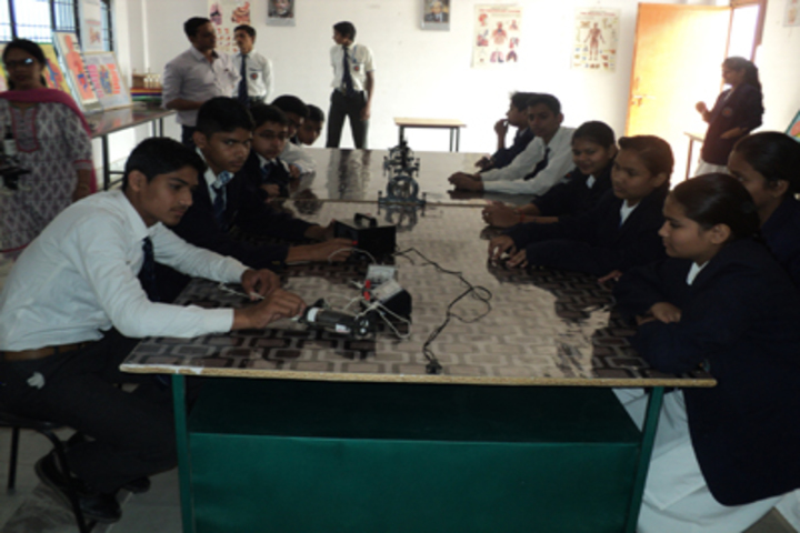 Radha International Academy-Labs1