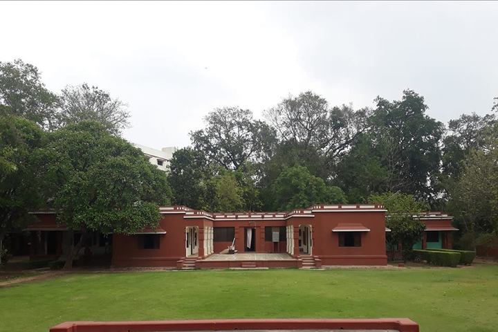 Rajghat Besant School campus