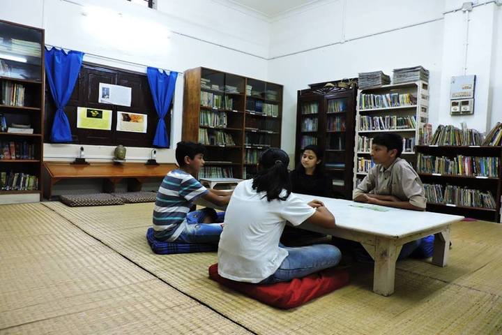 Rajghat Besant School library