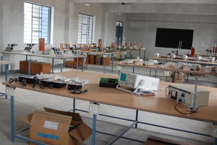 Ramsakhi Ram Niwas Convent School-Chemistry Lab