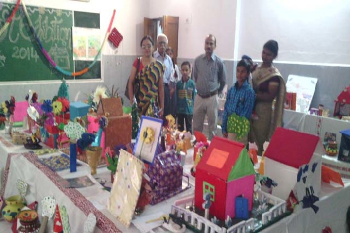 Rani Laxmi Bai Memorial School-Art And Craft