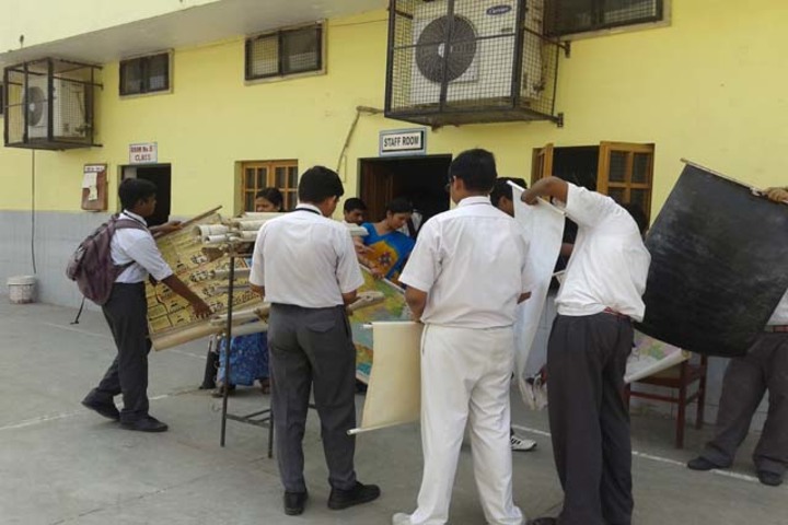 Rani Laxmi Bai Memorial School-Clean Indian Mission