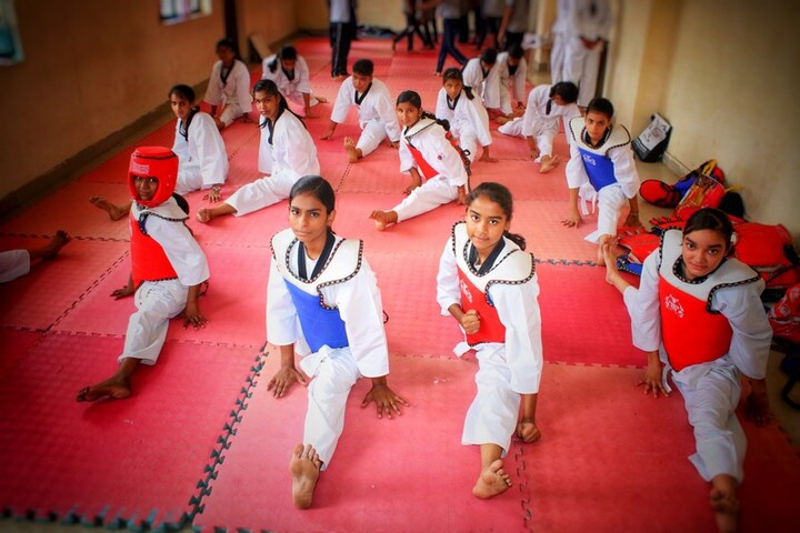 Rattan Lal Phool Katori Devi-Karate