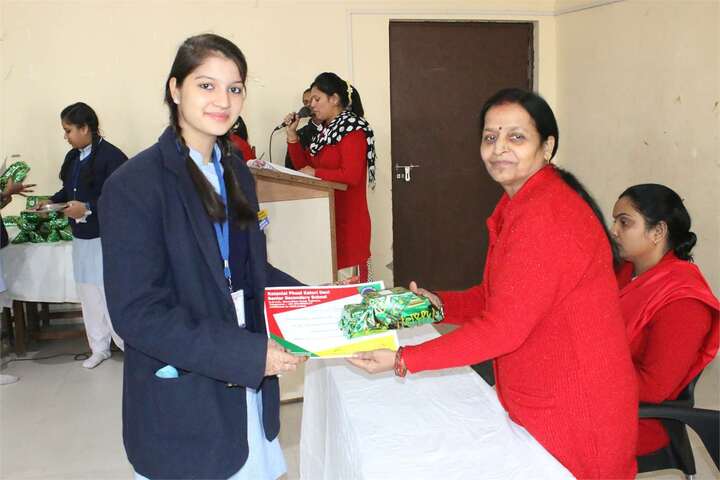 Rattan Lal Phool Katori Devi-Prize Distribution