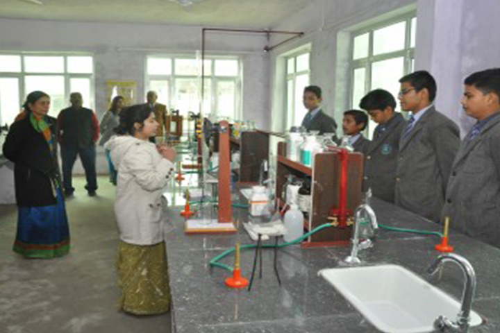 Royal Blue Public School- science lab