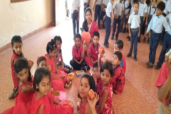 SJS Public School-Fruits Day