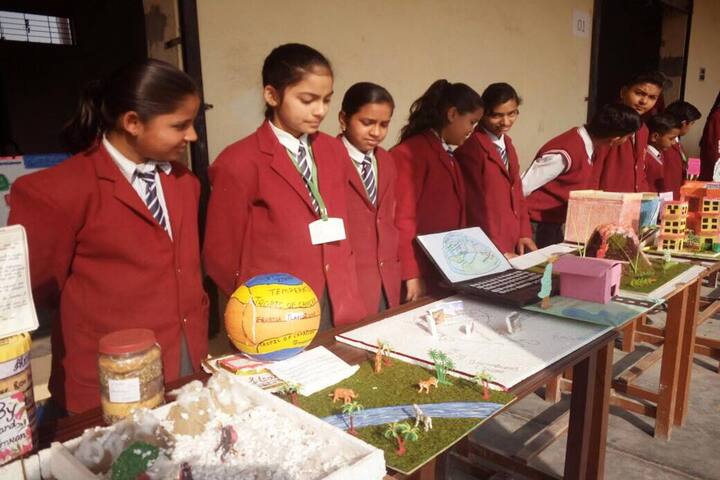 S R Public School-School Exhibition