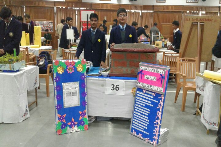 S R International School-Science Fair
