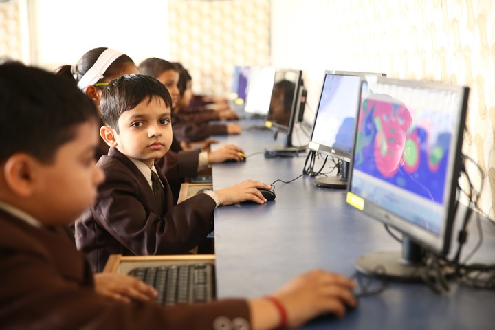 Sachdeva Millennium School- Lab