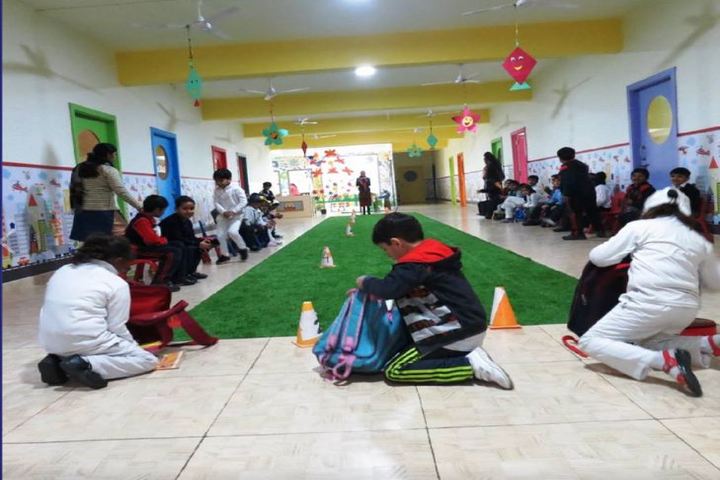Sanskar World School-Indoor games