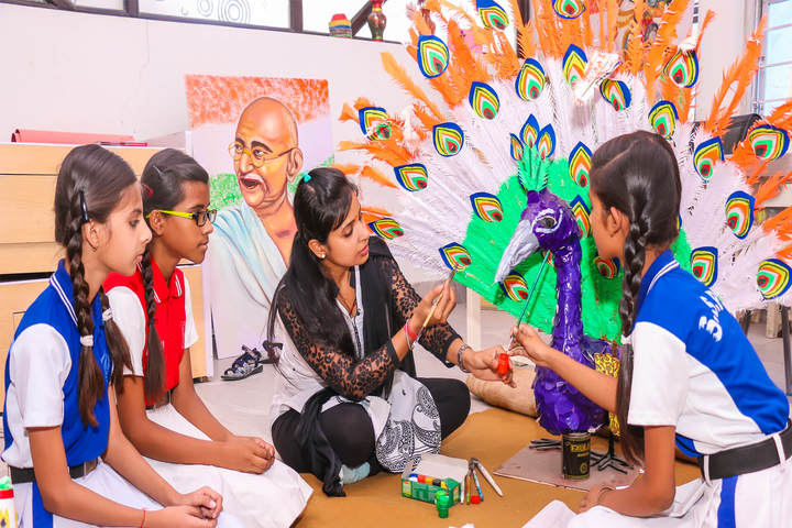 Sanskriti Sanskar Public School- Art and craft