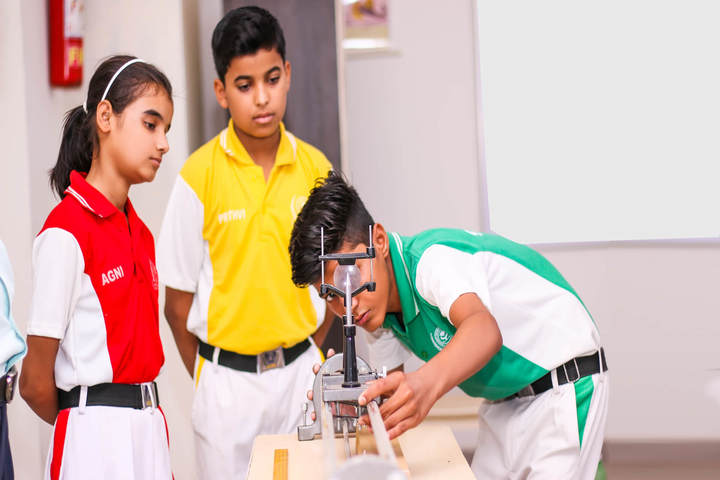 Sanskriti Sanskar Public School- Physics lab