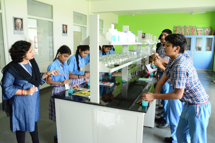 Scholars Home International School-Laboratory