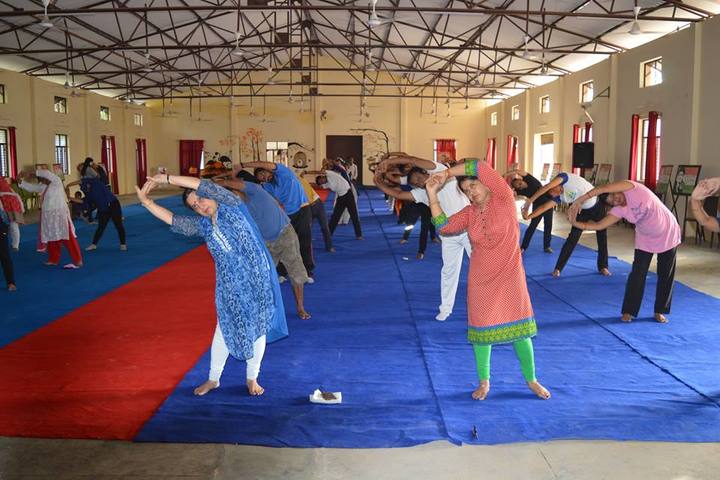 Seth M R Jaipuria School Bansal Campus-Yoga Activity