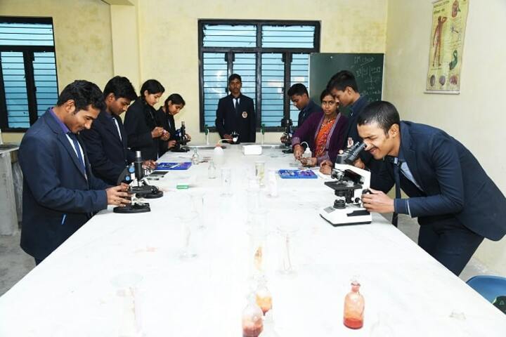 Shemushi Vidyapeeth-Biology lab