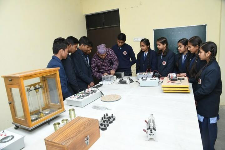 Shemushi Vidyapeeth-Physics lab