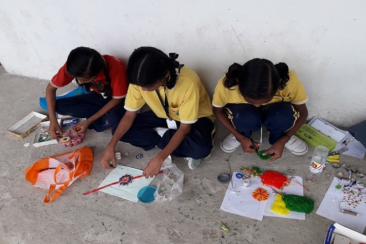 Shiv Shakti Public School-Rakhi making activity