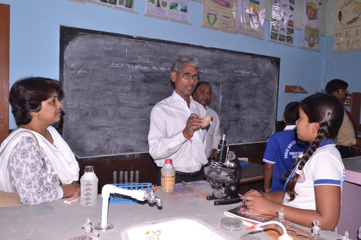 Shree Aditya Narayan Singh Public School-Biology lab