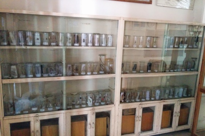 Shri Shanker Mumukshu Vidyapeeth-Bio Lab