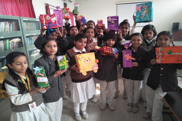 Shri Shanker Mumukshu Vidyapeeth-Craft Making