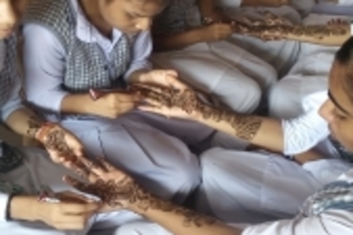 Shri Swami Bachchoo Baba Saraswati Vidya Mandir-Mehandi Competition