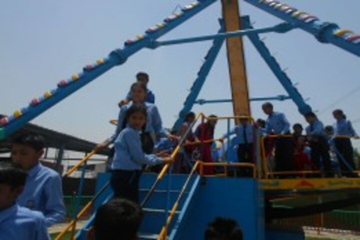 Sondevi Vidya Niketan-Picinic