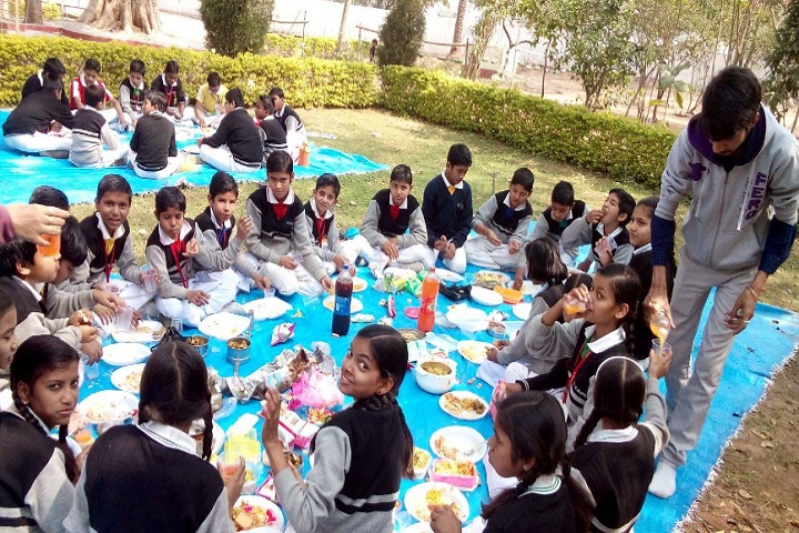 St Columbus International Public School-Picnic