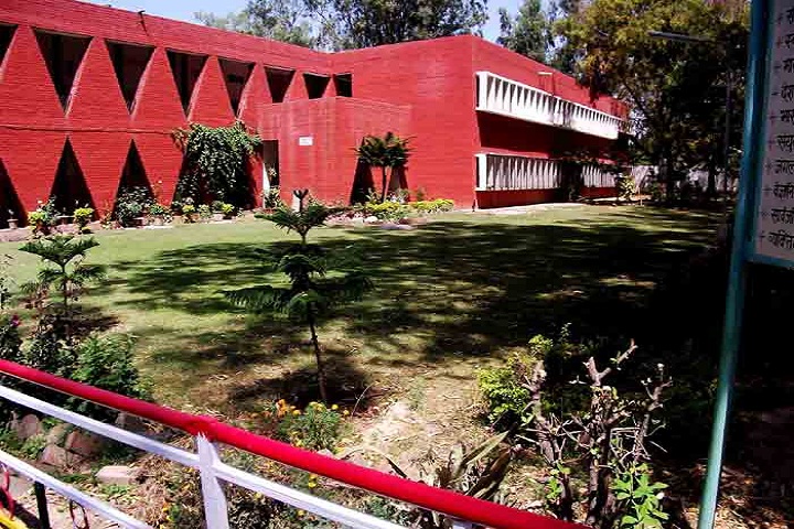 Government Model High School-Campus