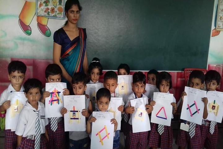 St R V Convent School-Art Class