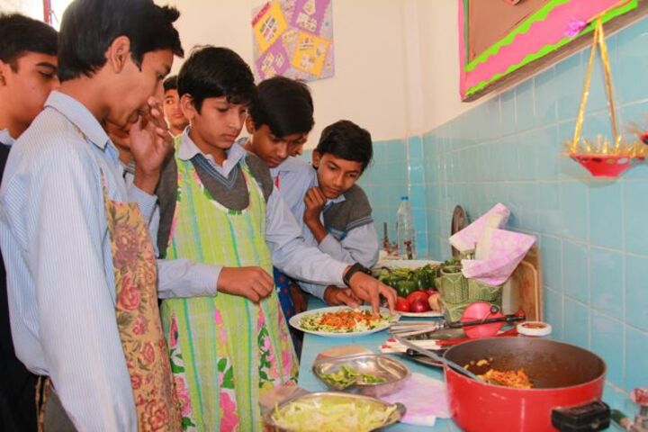 Sunrise Ville School-Home Science Lab