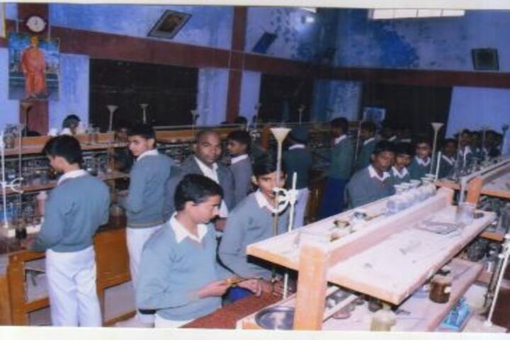 Swami Vivekanand Vidya Ashram-Chemistry Lab