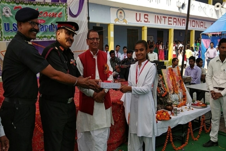 U S International School-Prize distribution